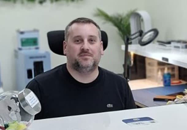 Guillaume - La clinique du mobile - Partenaire Vivez Local
